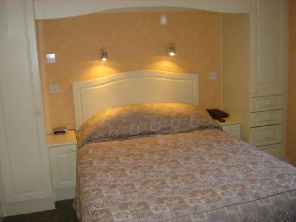 Glen Lui Hotel Балатър Екстериор снимка