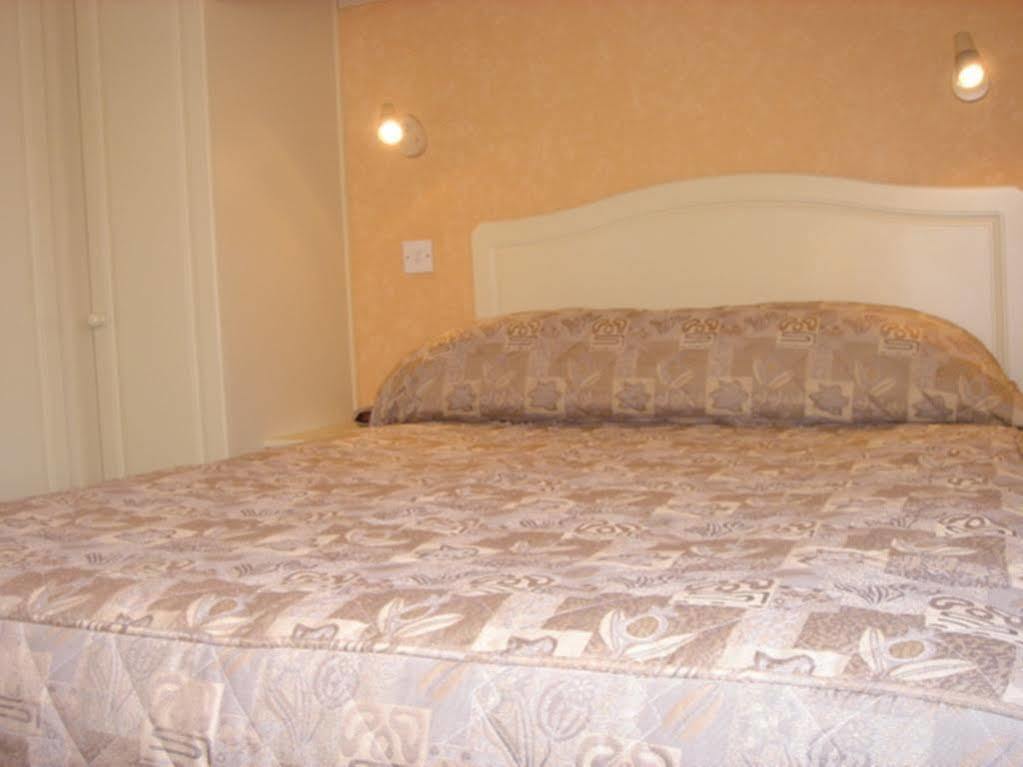 Glen Lui Hotel Балатър Екстериор снимка